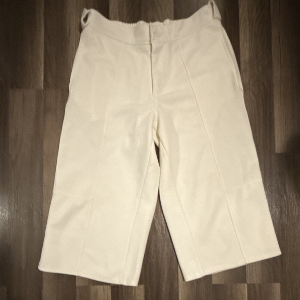 Forever 21 Women's White Bermuda Shorts S Elastic Waist Polyester Rayon